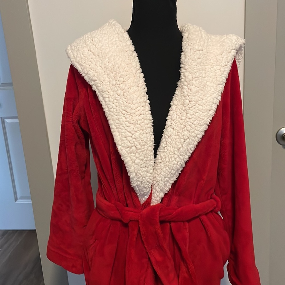 Victoria Secret Red Robe - Picture 4 of 9